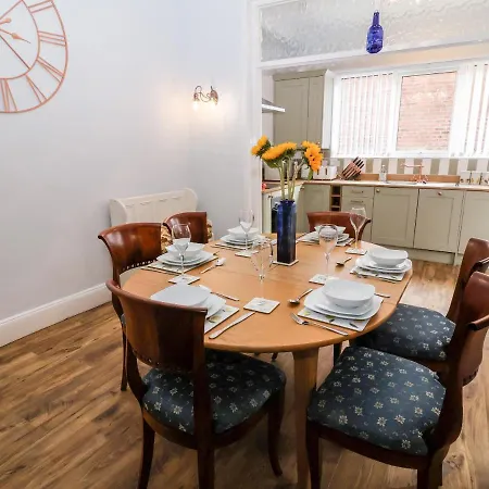 Through The Looking Glass 펜션 *