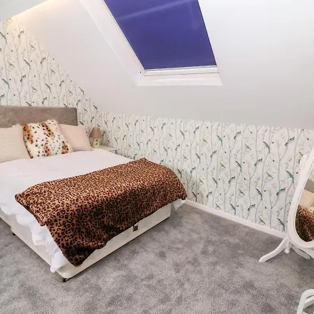 펜션 Through The Looking Glass 리펀