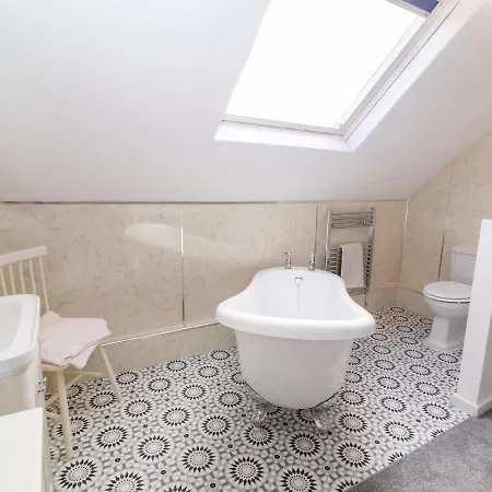 펜션 Through The Looking Glass